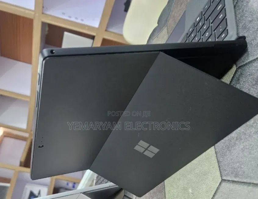 New Laptop Microsoft Surface 16GB Intel Core i7 SSD 512GB