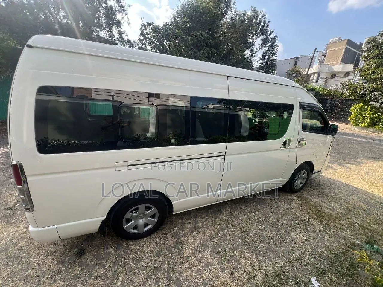 Toyota HiAce 2019 White