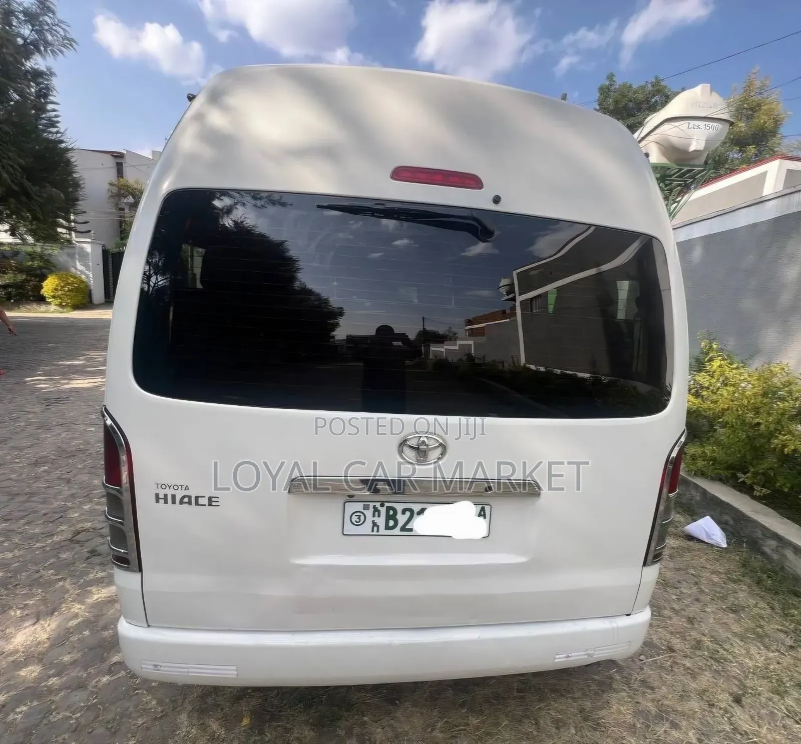 Toyota HiAce 2019 White