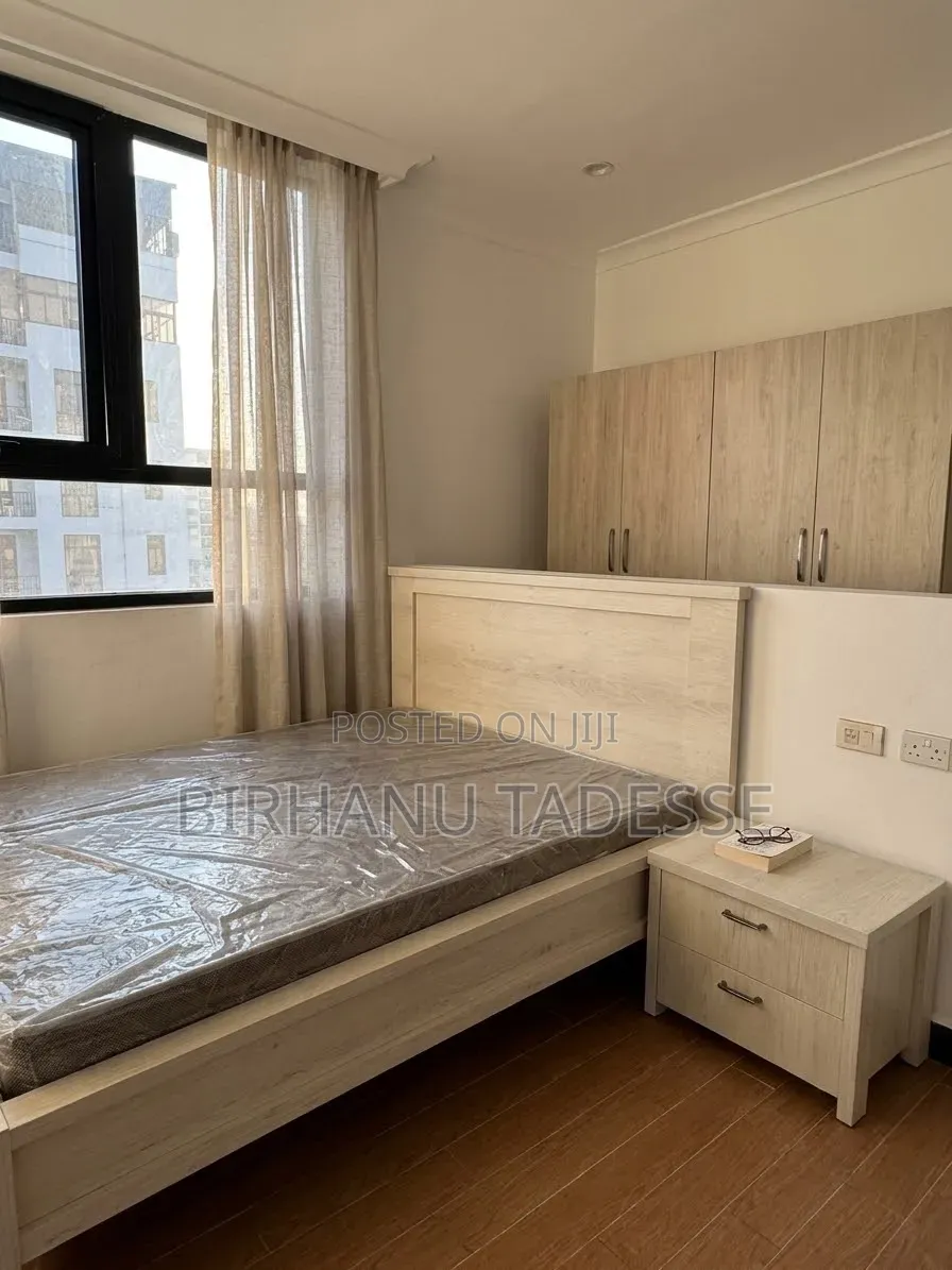 Imported Solid Wood Bed (120x190) ለሽያጭ