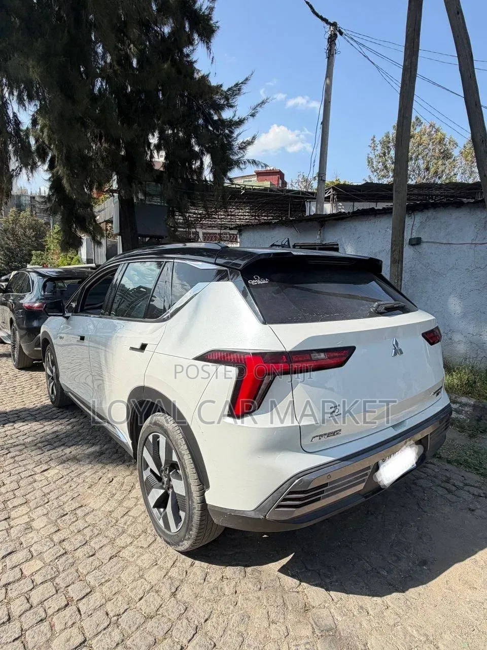 Mitsubishi Airtrek 135 kW FWD 2023 White