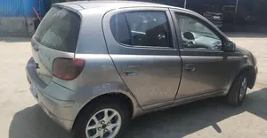 Toyota Vitz 2004 Silver