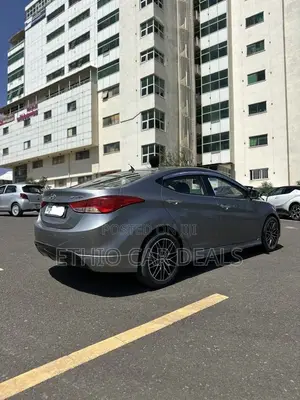 Hyundai Avante 2015 Silver