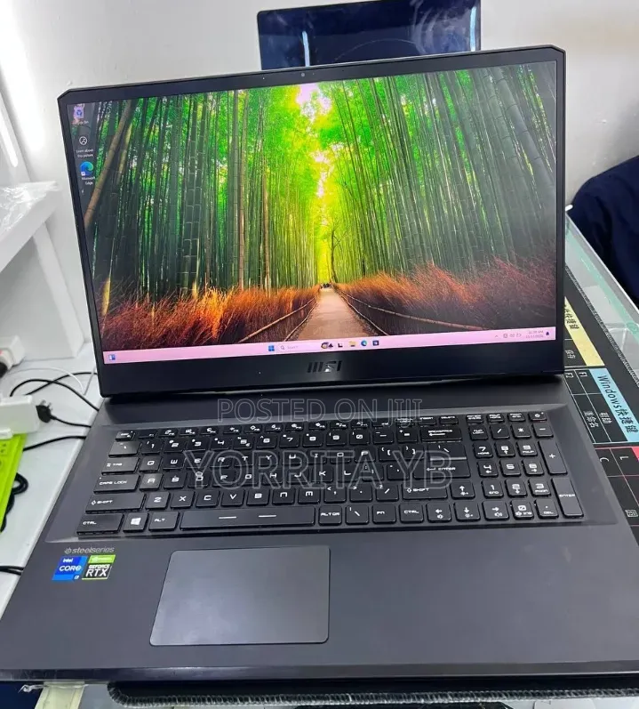 New Laptop MSI GP75 Leopard 16GB Intel Core i7 SSD 512GB