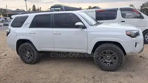 Toyota 4-Runner 2019 White