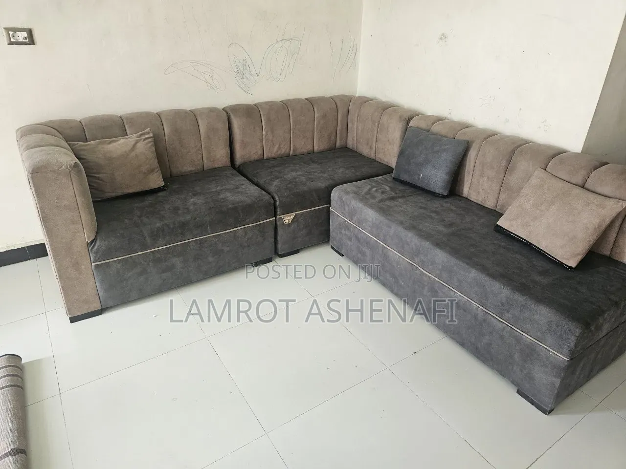 L-Shaped Sofa in Good Condition – Solina Home Shopping