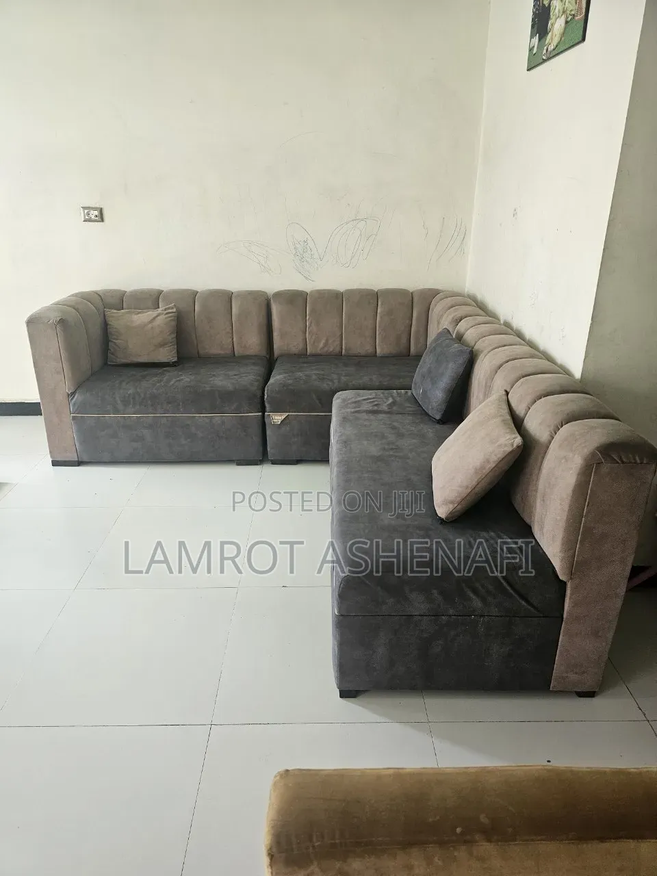 L-Shaped Sofa in Good Condition – Solina Home Shopping