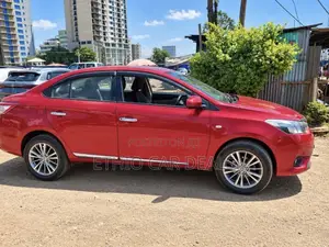 Toyota Yaris 2014 Red