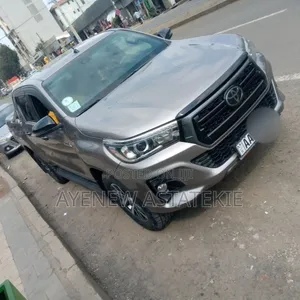 Toyota Hilux 2020 Gray