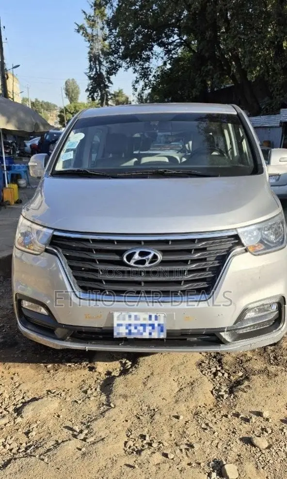 Hyundai Starex 2021 Silver