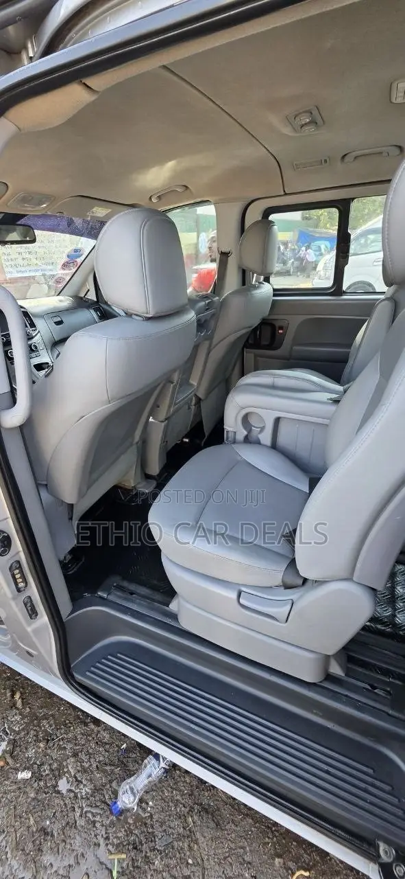 Hyundai Starex 2021 Silver