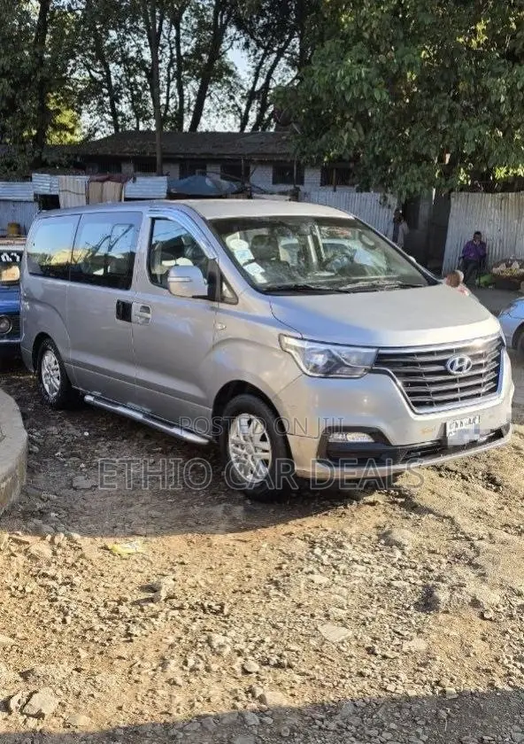 Hyundai Starex 2021 Silver