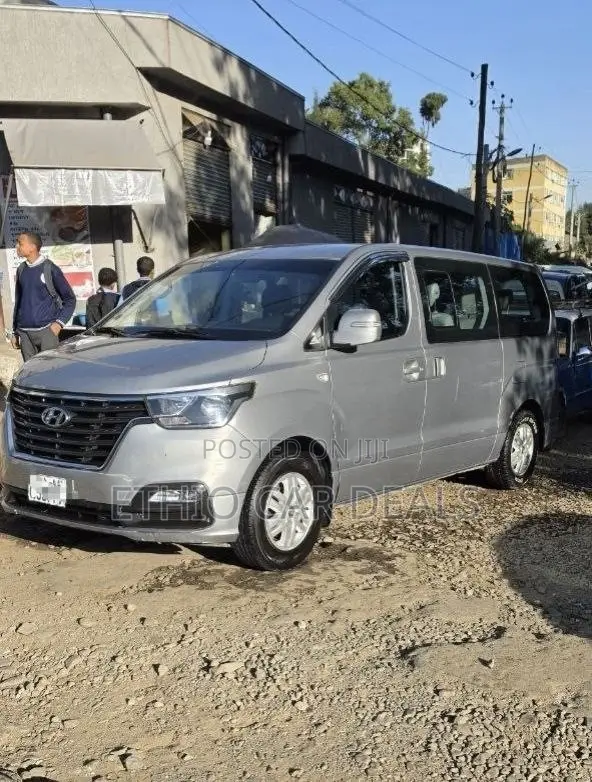 Hyundai Starex 2021 Silver