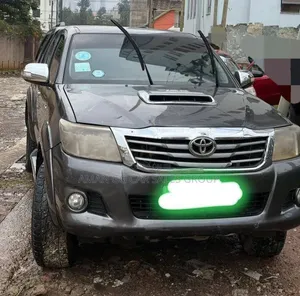 Toyota Hilux 2010 Black