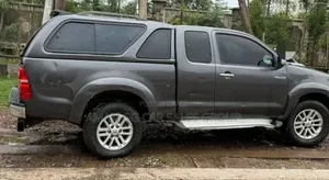 Toyota Hilux 2010 Black