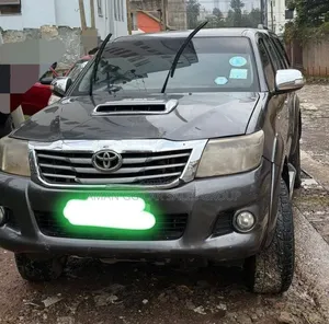 Toyota Hilux 2010 Black