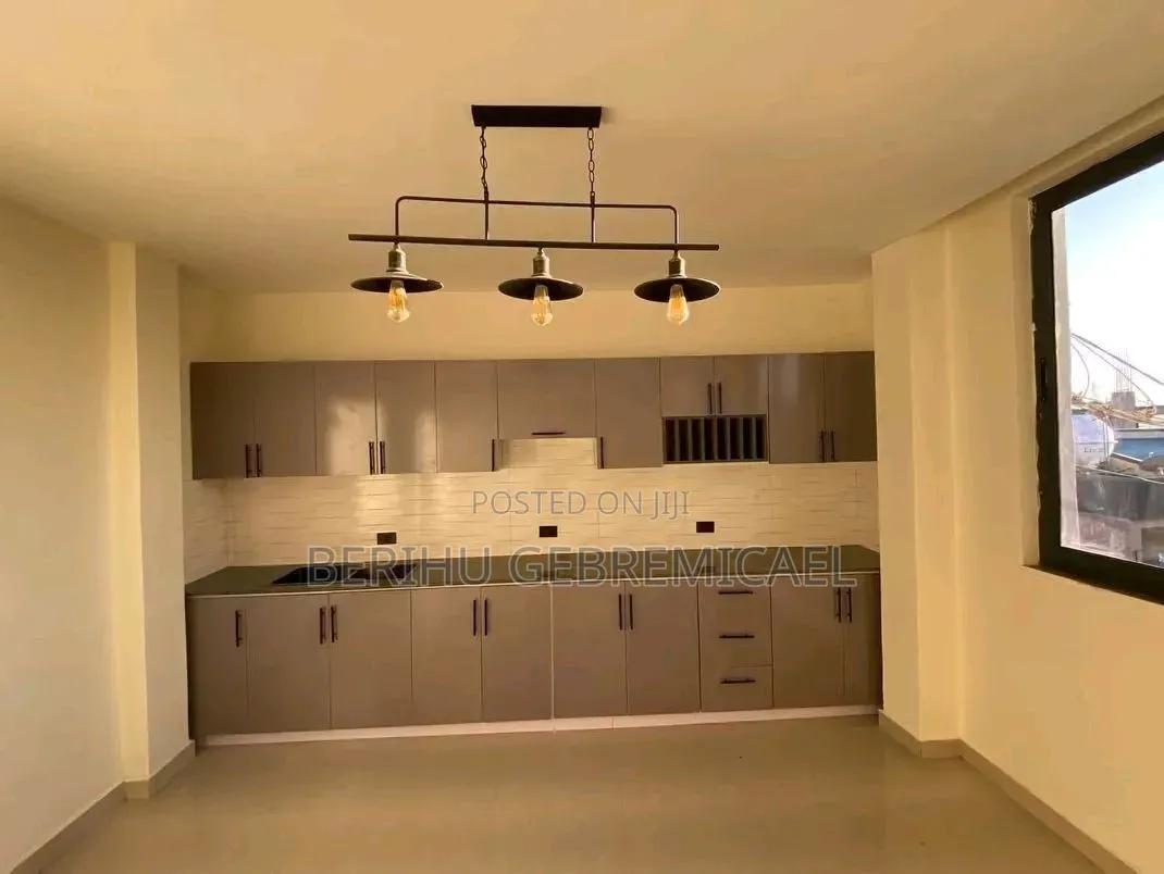 8bdrm House in አያት, Bole for sale