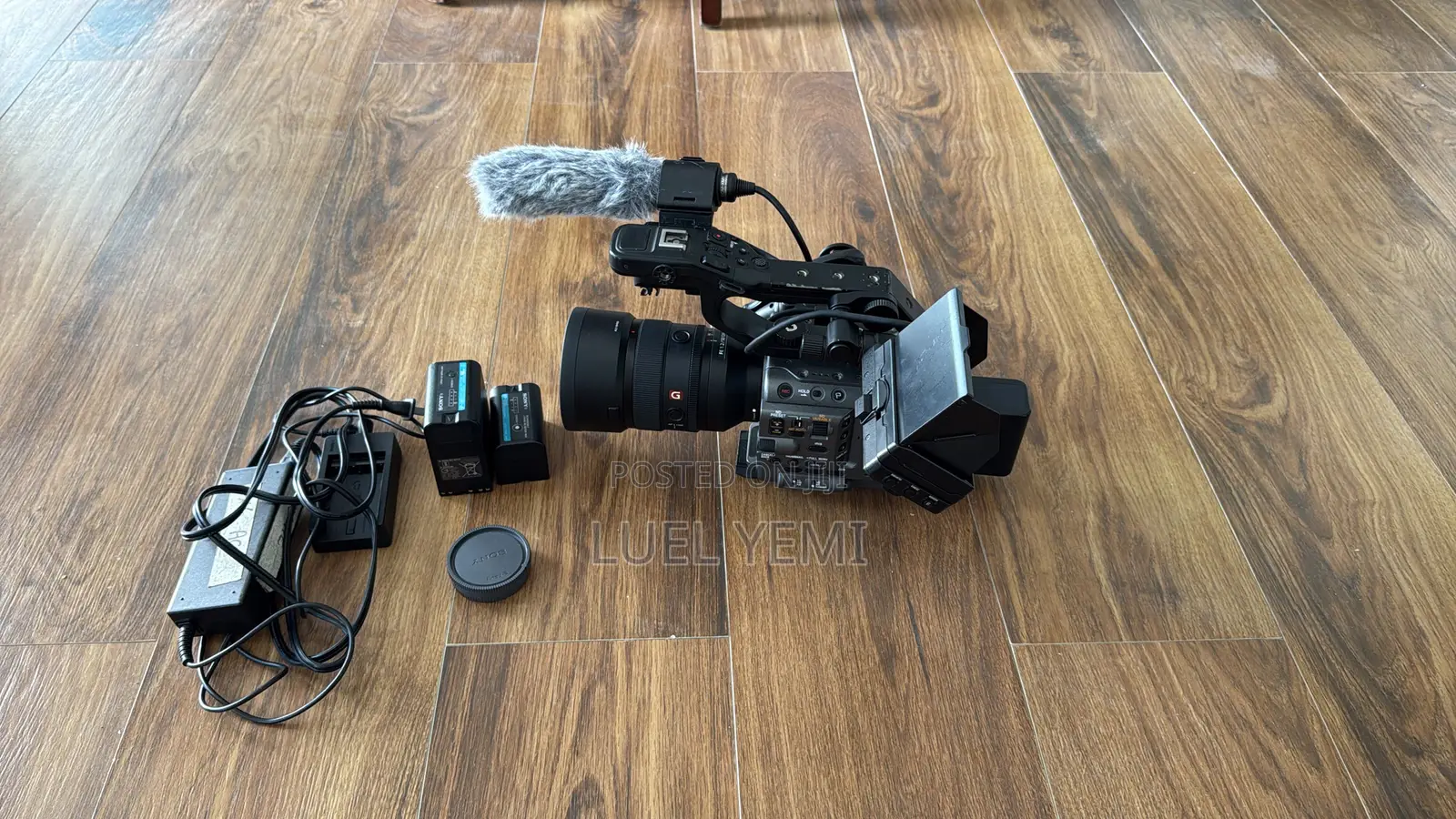 Sony FX6 (ILME-FX6) Full-Frame Cinema Camera