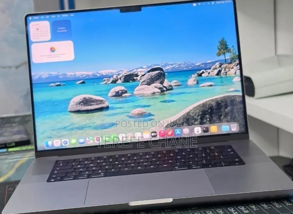 New Laptop Apple MacBook Pro 2021 M1 32GB Apple M1 Pro SSD 512GB