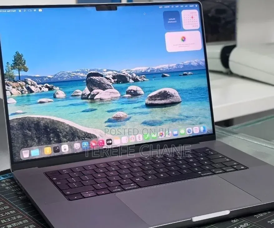 New Laptop Apple MacBook Pro 2021 M1 32GB Apple M1 Pro SSD 512GB