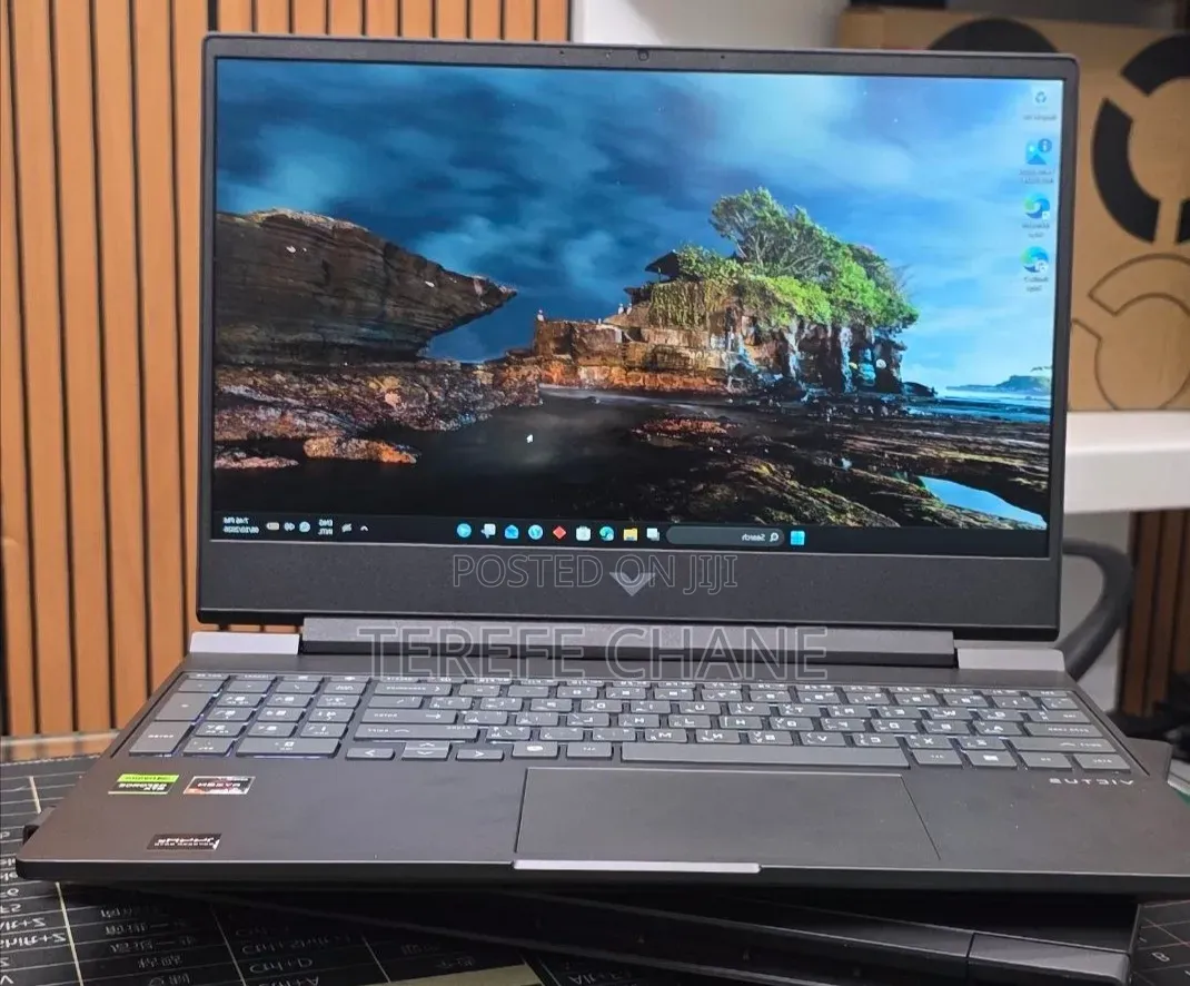 New Laptop HP Victus 16 16GB AMD Ryzen 7 SSD 512GB