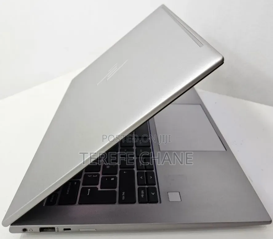 New Laptop HP ZBook Firefly 14 G10 16GB Intel Core i5 SSD 512GB