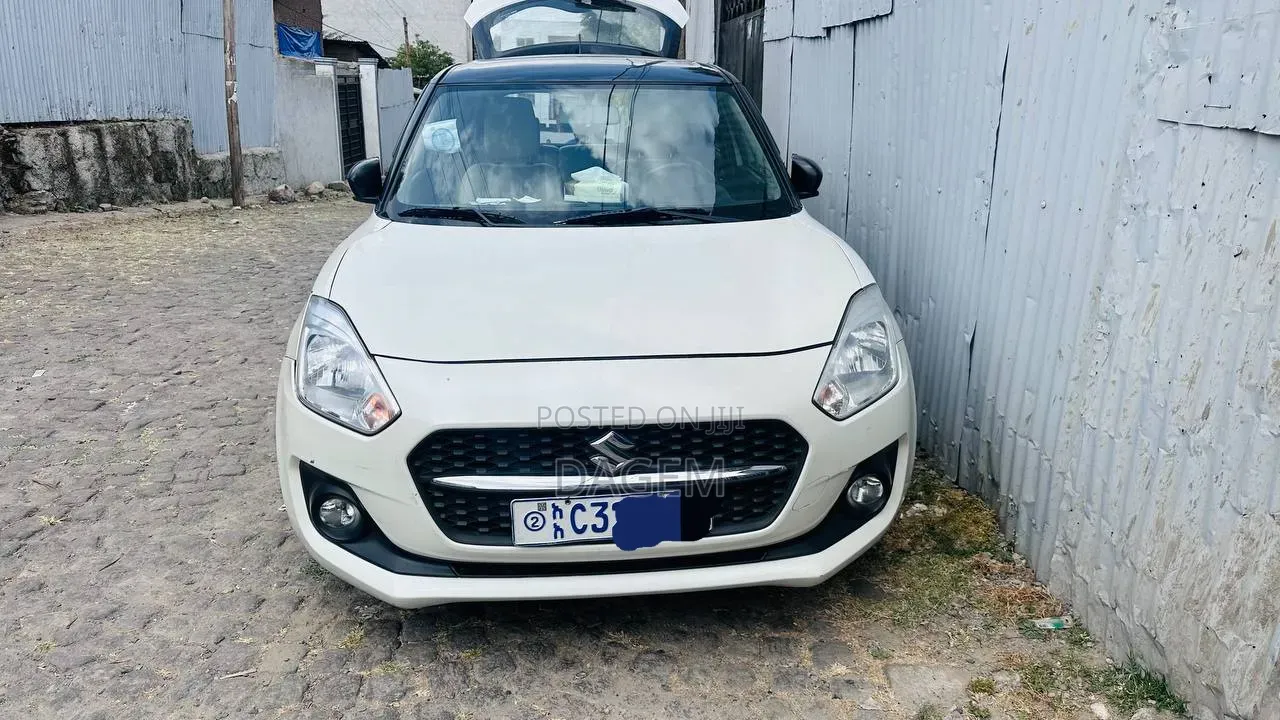 Suzuki Swift 2022 White