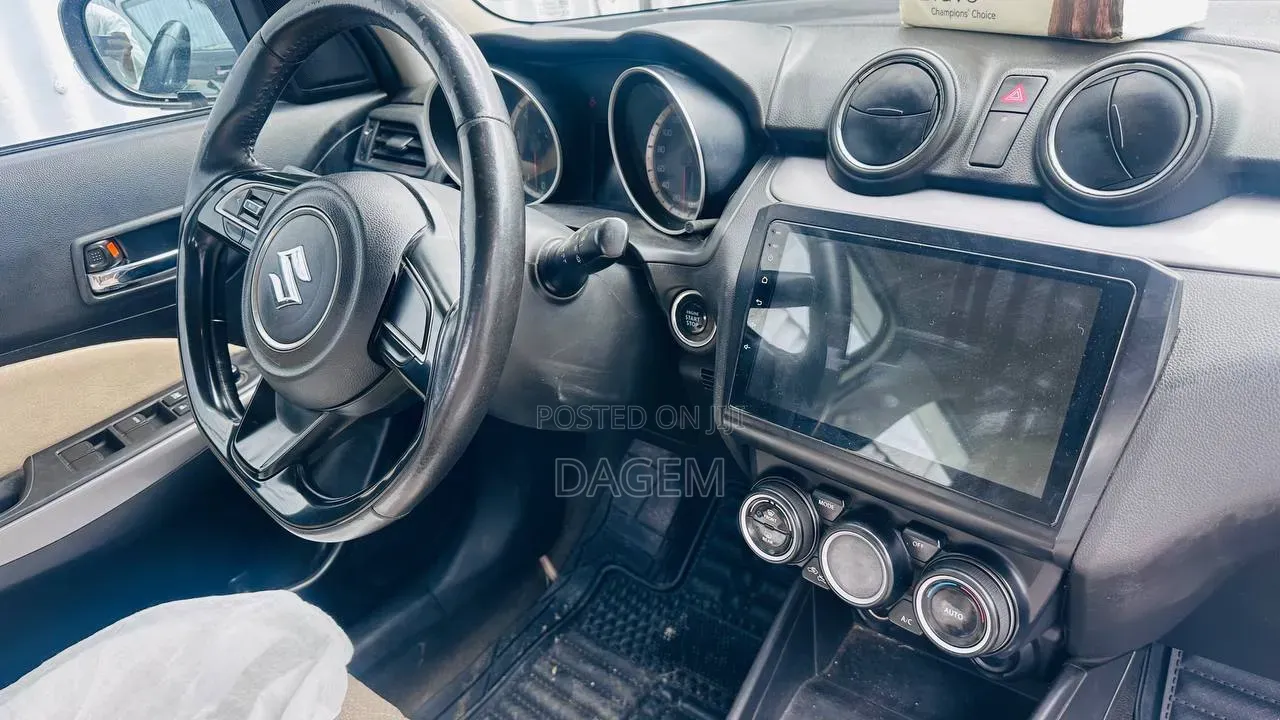 Suzuki Swift 2022 White