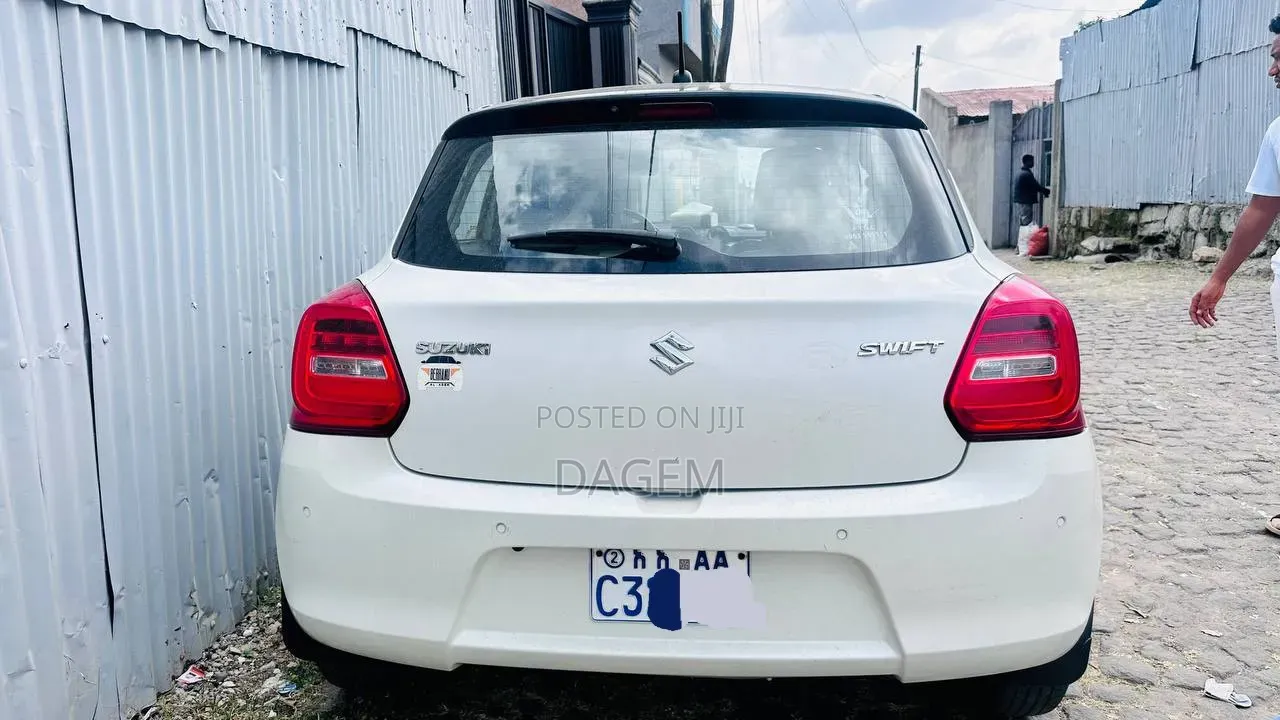 Suzuki Swift 2022 White