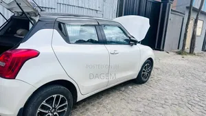 Suzuki Swift 2022 White