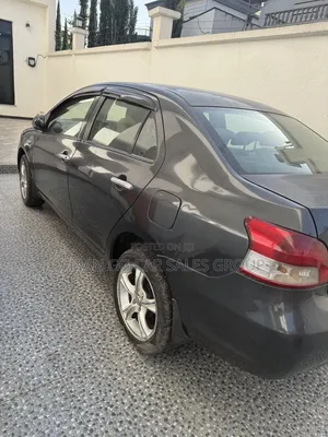 Toyota Yaris 2011 Gray