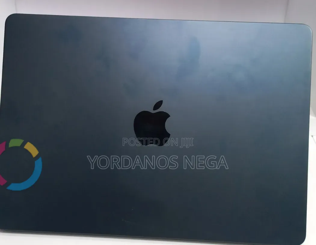 New Laptop Apple MacBook Pro 2022 M2 8GB Apple M2 SSD 256GB
