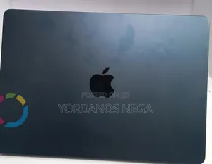 New Laptop Apple MacBook Pro 2022 M2 8GB Apple M2 SSD 256GB