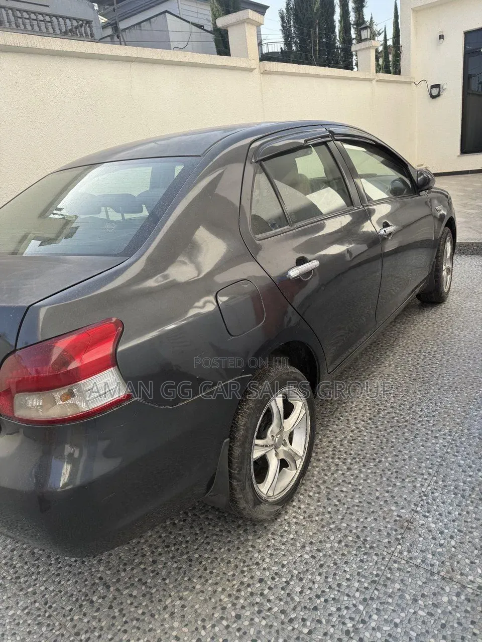 Toyota Yaris 2011 Gray