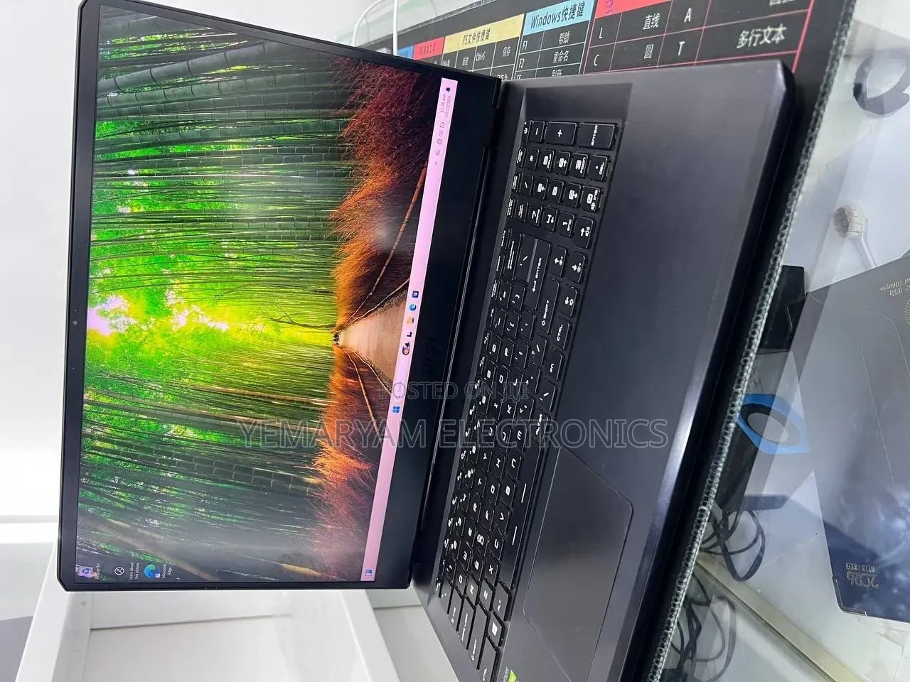New Laptop MSI GP75 Leopard 16GB Intel Core i7 SSD 512GB