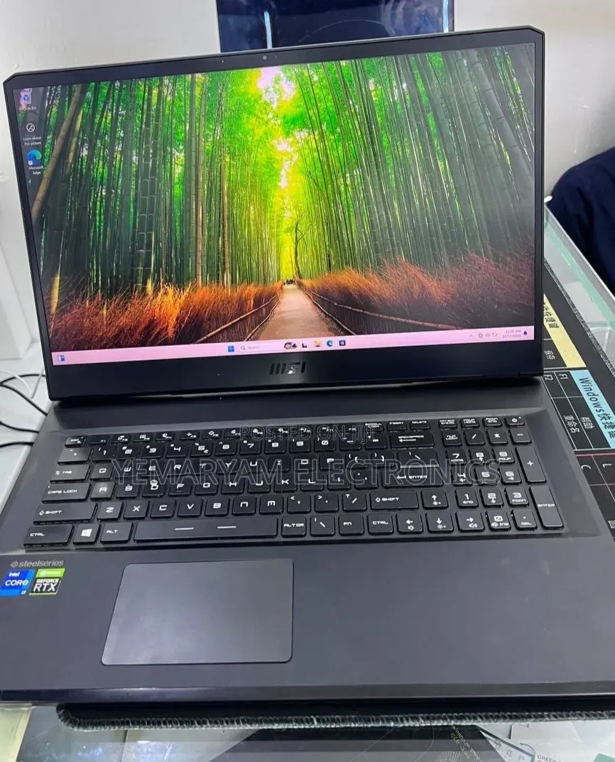 New Laptop MSI GP75 Leopard 16GB Intel Core i7 SSD 512GB