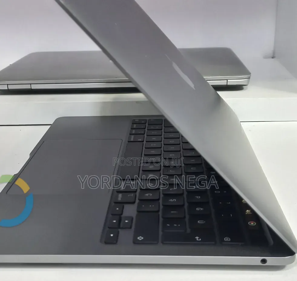 New Laptop Apple MacBook Pro 2021 M1 8GB Apple M1 Pro SSD 256GB