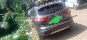 Nissan Qashqai 2016 Brown