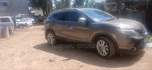 Nissan Qashqai 2016 Brown