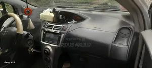 Toyota Yaris 2010 Silver