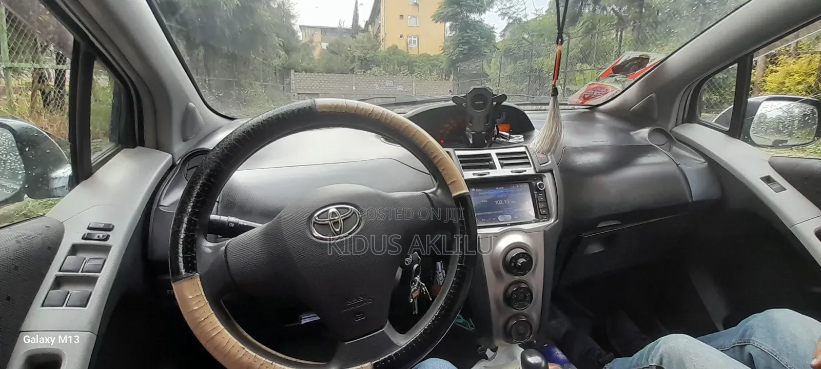 Toyota Yaris 2010 Silver