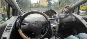 Toyota Yaris 2010 Silver