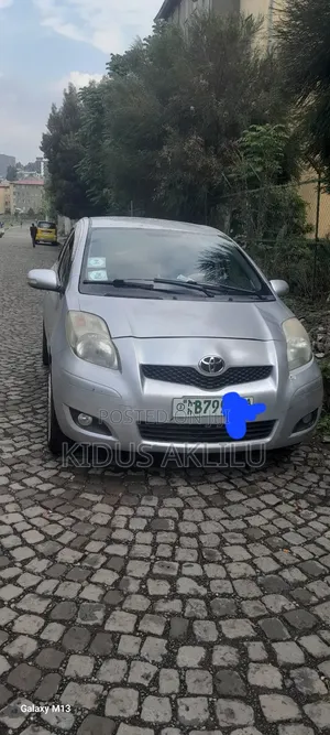 Toyota Yaris 2010 Silver