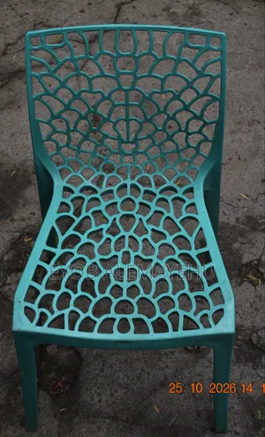 Modern Black Tempered Glass Folding Table With Plastic Chairs