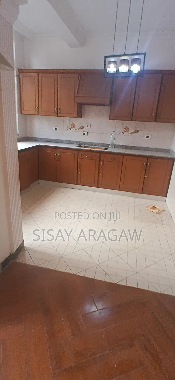 Furnished 5bdrm House in ቤት, Nifas Silk-Lafto for sale