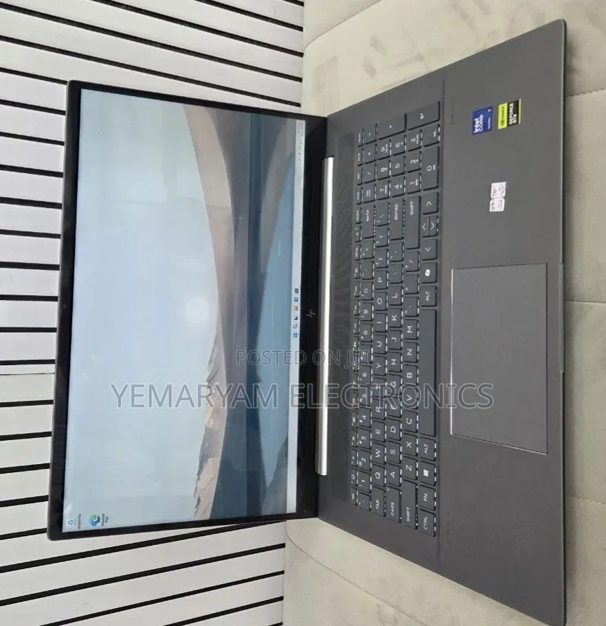 New Laptop HP Envy 17 16GB Intel Core Ultra 7 SSD 1T