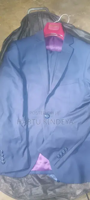 Ambassadir Suit