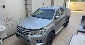 Toyota Hilux 2019 Silver