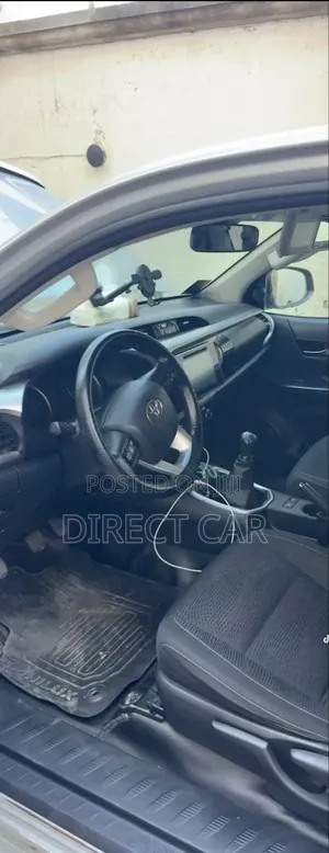 Toyota Hilux 2019 Silver