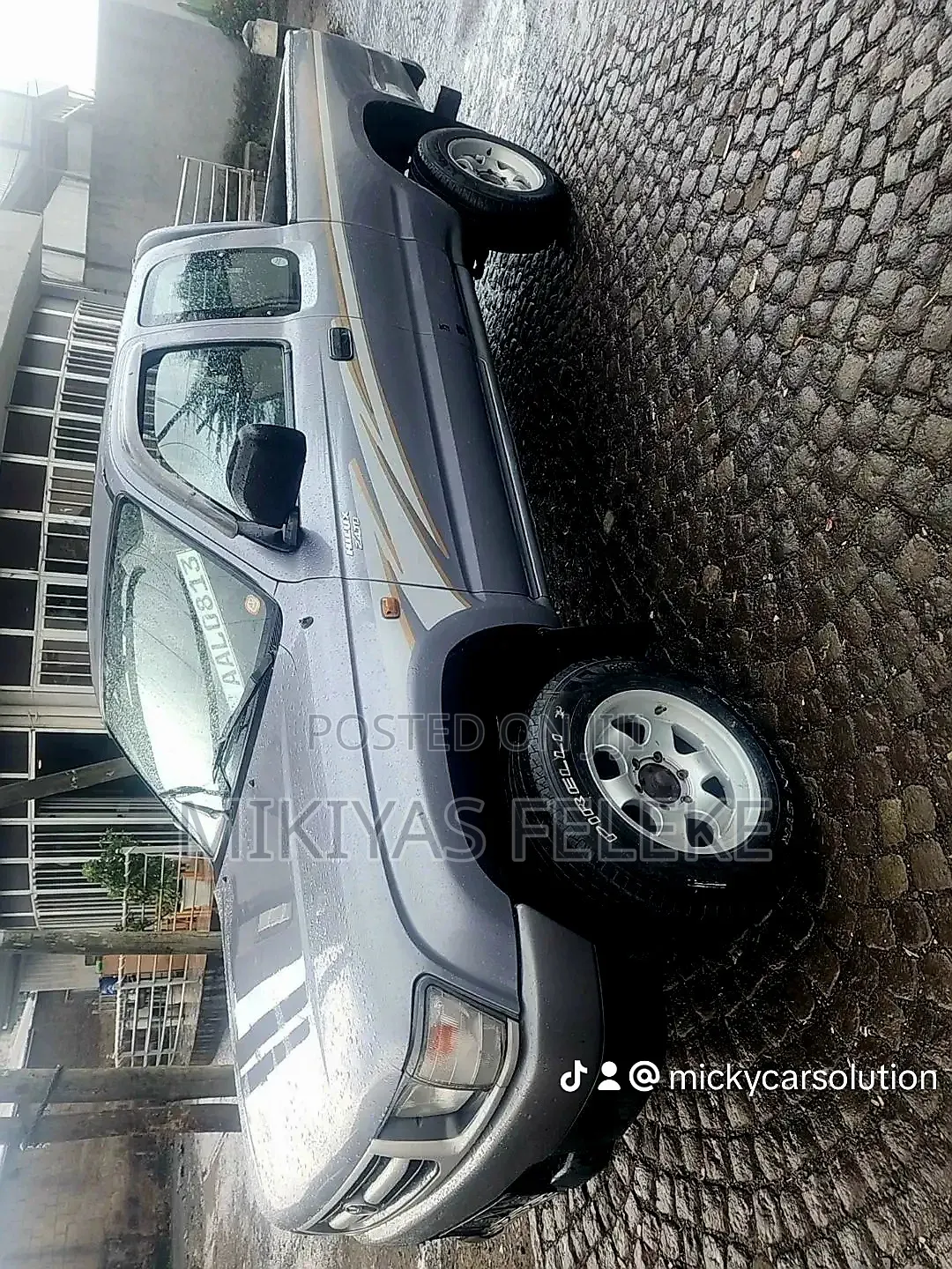 Toyota Hilux 2000 Gray